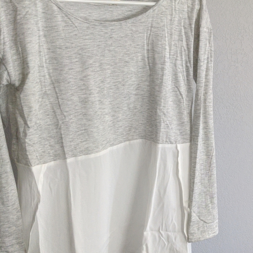 Whit and grey flowy shirt